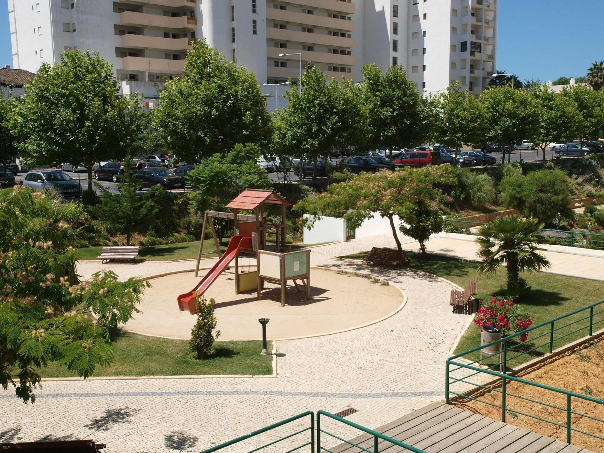 Apartamentos Jardins Da Rocha Portimão Exteriör bild